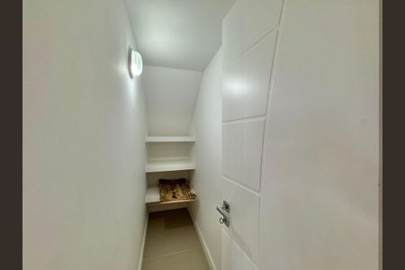 Casa de condomínio à venda com 300m², 6 quartos e 1 vagaSuíte 5
