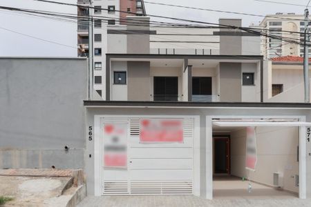 Casa à venda com 110m², 3 quartos e 2 vagasFachada