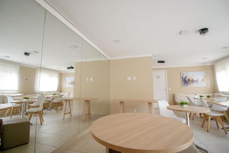 Studio à venda com 28m², 1 quarto e sem vagaÁrea comum - Salão de festas