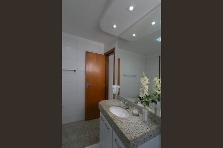 Apartamento à venda com 127m², 3 quartos e 2 vagas Apartamento à venda com 127m², 3 quartos e 2 vagasBanheiro Suite