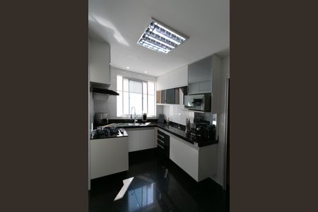 Apartamento à venda com 127m², 3 quartos e 2 vagas Apartamento à venda com 127m², 3 quartos e 2 vagasCozinha