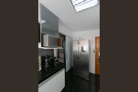 Apartamento à venda com 127m², 3 quartos e 2 vagas Apartamento à venda com 127m², 3 quartos e 2 vagasCozinha