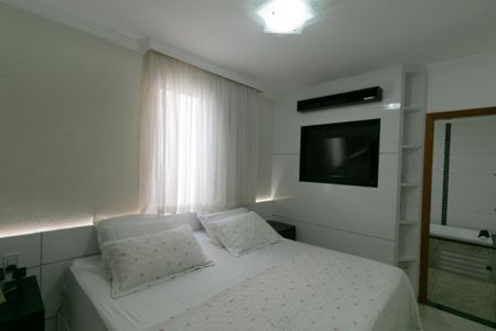 Apartamento à venda com 127m², 3 quartos e 2 vagas Apartamento à venda com 127m², 3 quartos e 2 vagasSuite