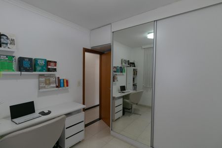 Apartamento à venda com 127m², 3 quartos e 2 vagas Apartamento à venda com 127m², 3 quartos e 2 vagasQuarto 2