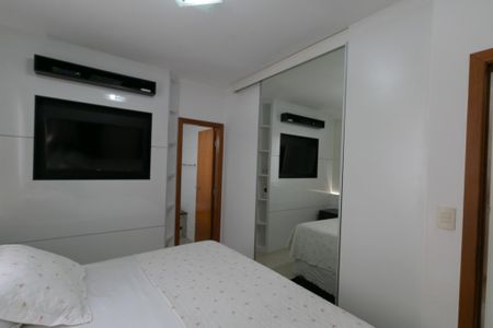 Apartamento à venda com 127m², 3 quartos e 2 vagas Apartamento à venda com 127m², 3 quartos e 2 vagasSuite