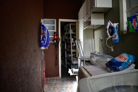 Casa à venda com 231m², 3 quartos e 2 vagasArea de serviço