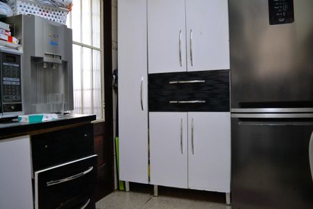 Casa à venda com 231m², 3 quartos e 2 vagasCozinha