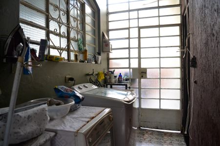 Casa à venda com 231m², 3 quartos e 2 vagasArea de serviço