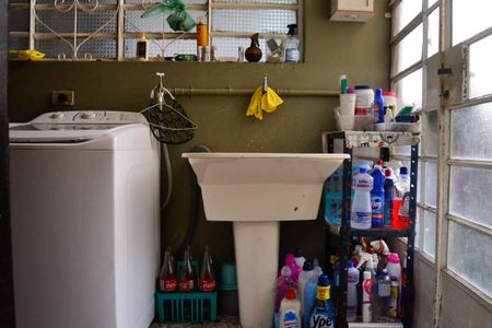 Casa à venda com 231m², 3 quartos e 2 vagasArea de serviço