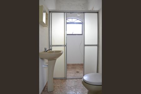 Casa à venda com 231m², 3 quartos e 2 vagasBanheiro - Casa 2