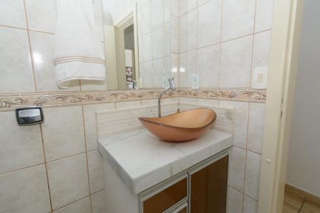 Apartamento à venda com 74m², 3 quartos e 2 vagasBanheiro