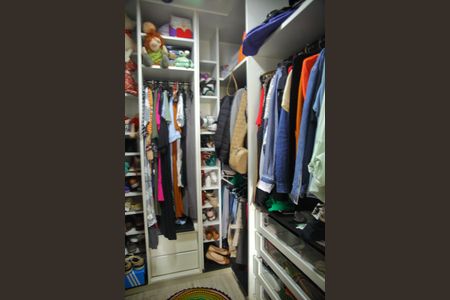 Apartamento à venda com 127m², 3 quartos e 2 vagasCloset Suíte 1