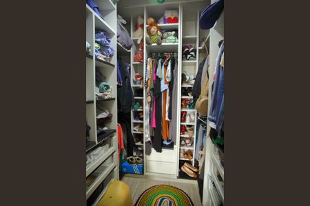 Apartamento à venda com 127m², 3 quartos e 2 vagasCloset Suíte 1