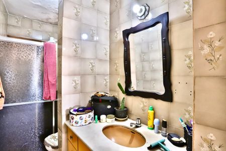 Casa à venda com 220m², 2 quartos e 8 vagas Casa à venda com 220m², 2 quartos e 8 vagasBanheiro