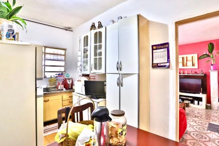 Casa à venda com 220m², 2 quartos e 8 vagas Casa à venda com 220m², 2 quartos e 8 vagasCozinha