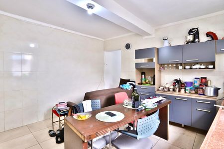 Casa à venda com 220m², 2 quartos e 8 vagas Casa à venda com 220m², 2 quartos e 8 vagasCozinha