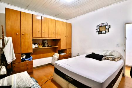 Casa à venda com 220m², 2 quartos e 8 vagas Casa à venda com 220m², 2 quartos e 8 vagasQuarto 2