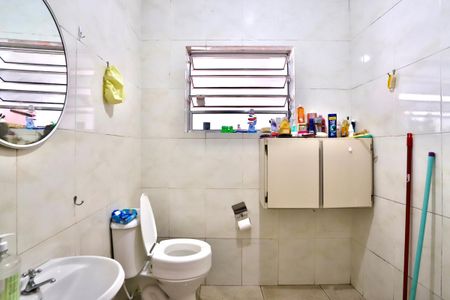 Casa à venda com 220m², 2 quartos e 8 vagas Casa à venda com 220m², 2 quartos e 8 vagasBanheiro