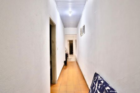 Casa à venda com 220m², 2 quartos e 8 vagas Casa à venda com 220m², 2 quartos e 8 vagasCorredor para os Quartos