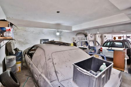 Casa à venda com 220m², 2 quartos e 8 vagas Casa à venda com 220m², 2 quartos e 8 vagasÁrea de Serviço