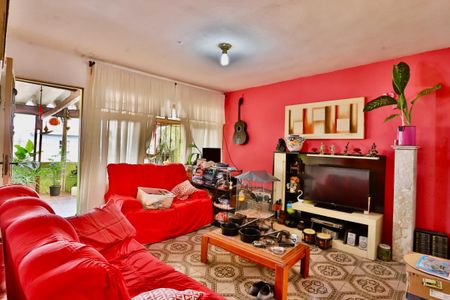 Casa à venda com 220m², 2 quartos e 8 vagas Casa à venda com 220m², 2 quartos e 8 vagasSala