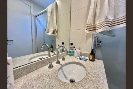 Apartamento à venda com 89m², 3 quartos e 2 vagasBanheiro da Suíte
