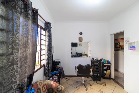 Casa à venda com 415m², 2 quartos e 2 vagas Casa à venda com 415m², 2 quartos e 2 vagasSala