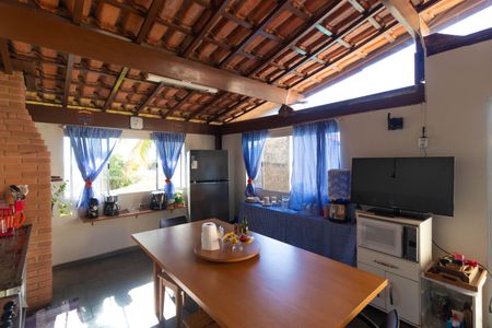 Casa à venda com 415m², 2 quartos e 2 vagas Casa à venda com 415m², 2 quartos e 2 vagasÁrea Gourmet