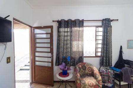 Casa à venda com 415m², 2 quartos e 2 vagas Casa à venda com 415m², 2 quartos e 2 vagasSala