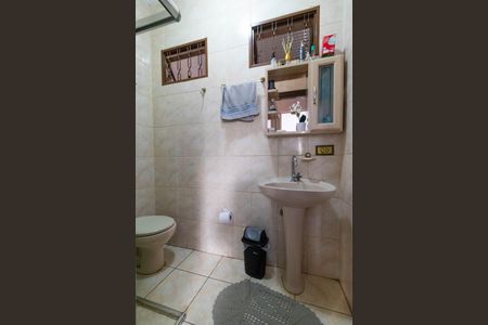 Casa à venda com 415m², 2 quartos e 2 vagas Casa à venda com 415m², 2 quartos e 2 vagasBanheiro