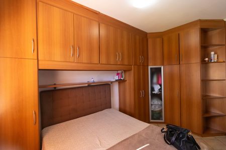 Casa à venda com 415m², 2 quartos e 2 vagas Casa à venda com 415m², 2 quartos e 2 vagasSuíte