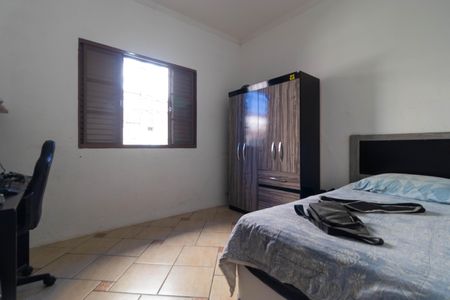 Casa à venda com 415m², 2 quartos e 2 vagas Casa à venda com 415m², 2 quartos e 2 vagasQuarto