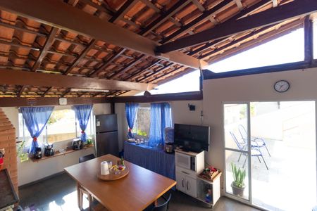 Casa à venda com 415m², 2 quartos e 2 vagas Casa à venda com 415m², 2 quartos e 2 vagasÁrea Gourmet