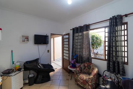 Casa à venda com 415m², 2 quartos e 2 vagas Casa à venda com 415m², 2 quartos e 2 vagasSala