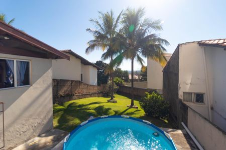 Casa à venda com 415m², 2 quartos e 2 vagas Casa à venda com 415m², 2 quartos e 2 vagasQuintal