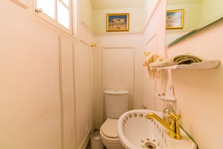 Casa à venda com 300m², 3 quartos e 1 vagaLavabo