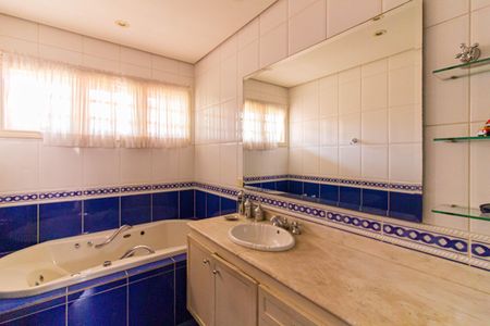 Casa à venda com 300m², 3 quartos e 1 vagaBanheiro da Suíte