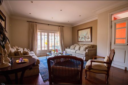 Casa à venda com 300m², 3 quartos e 1 vagaSala