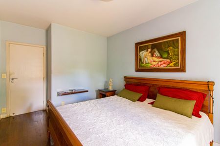 Casa à venda com 300m², 3 quartos e 1 vagaSuíte