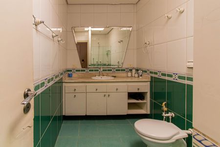 Casa à venda com 300m², 3 quartos e 1 vagaBanheiro