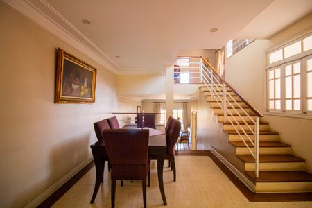 Casa à venda com 300m², 3 quartos e 1 vagaSala de Jantar