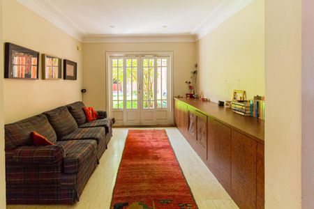 Casa à venda com 300m², 3 quartos e 1 vagaSala de TV