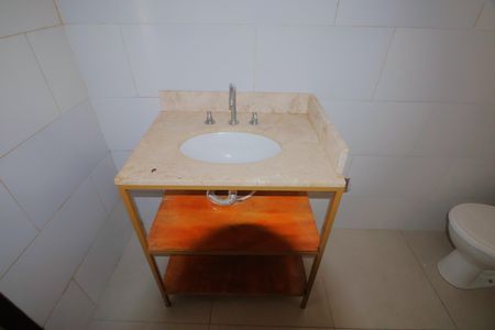 Casa à venda com 90m², 2 quartos e 1 vagaBanheiro 1