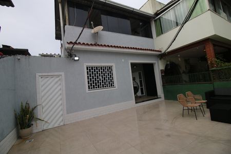 Casa à venda com 120m², 3 quartos e sem vagaQuintal frente