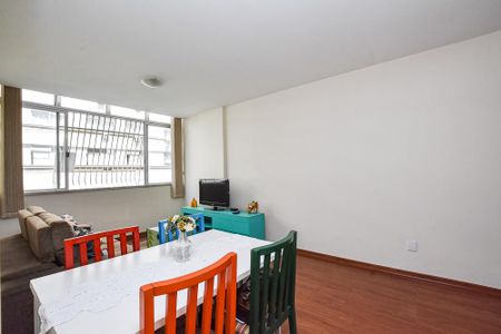 Apartamento à venda com 80m², 2 quartos e sem vagaSala