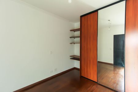 Apartamento à venda com 128m², 4 quartos e 4 vagas Apartamento à venda com 128m², 4 quartos e 4 vagasQuarto 3 - Suíte