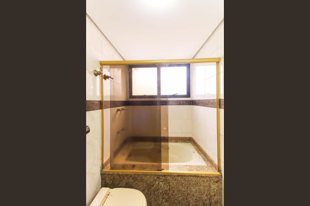 Apartamento à venda com 128m², 4 quartos e 4 vagas Apartamento à venda com 128m², 4 quartos e 4 vagasBanheiro da Suíte 3