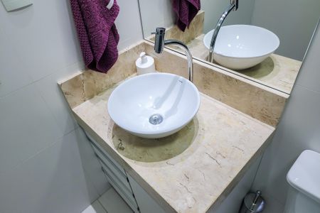 Apartamento à venda com 56m², 2 quartos e 1 vagaBanheiro Social
