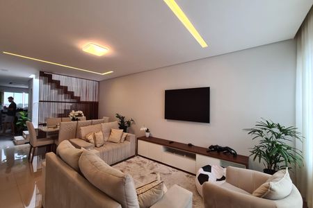 Casa à venda com 222m², 3 quartos e 3 vagasSala