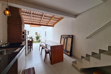 Casa à venda com 222m², 3 quartos e 3 vagasChurrasqueira